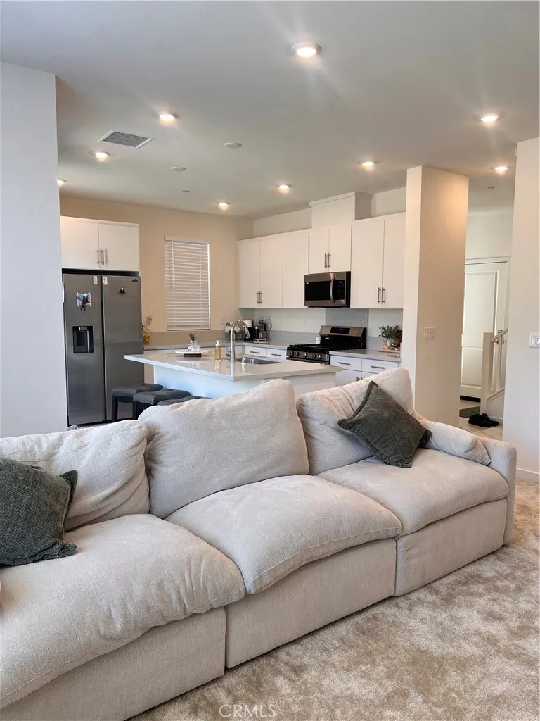 16032 Sunny Court Fontana, CA 92336