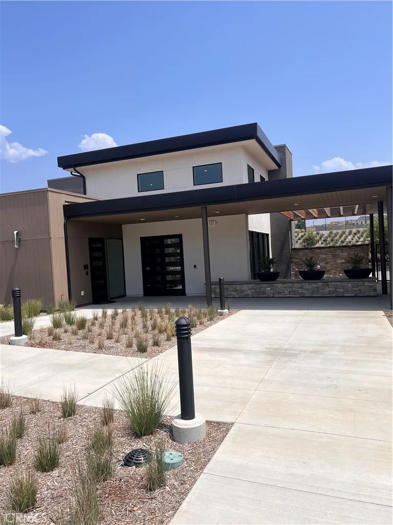 16032 Sunny Court Fontana, CA 92336
