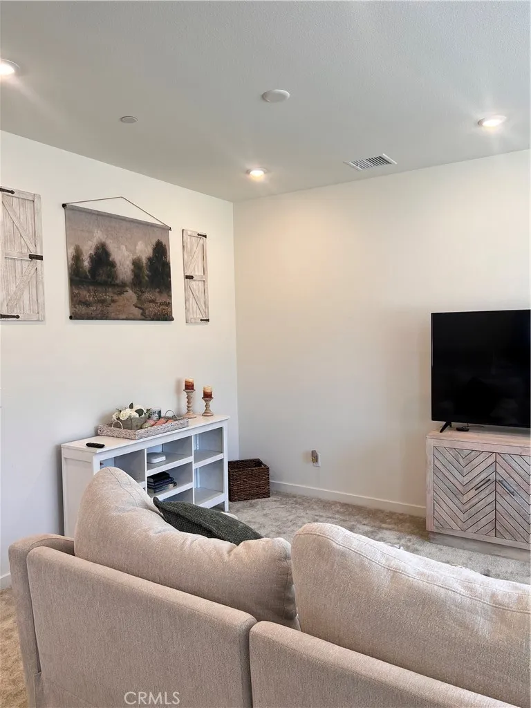 16032 Sunny Court Fontana, CA 92336