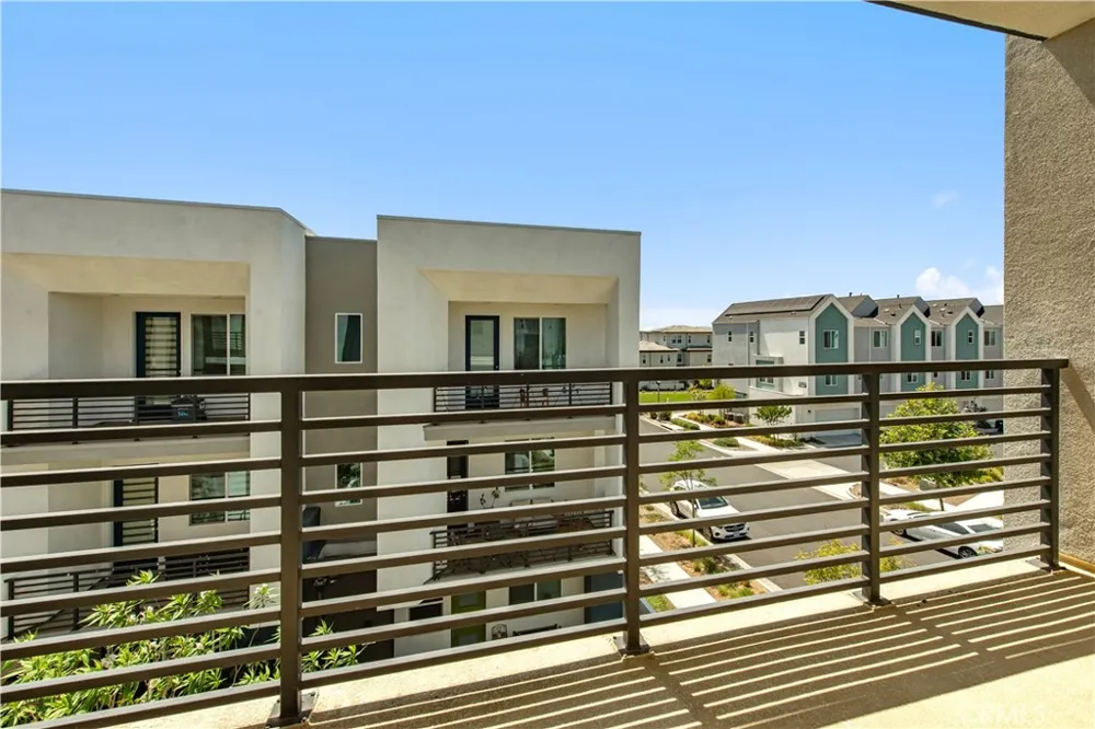 258 Sash Irvine, CA 92618