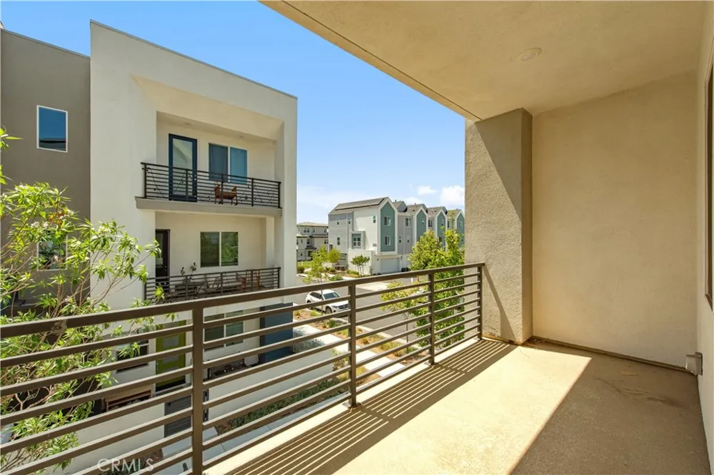 258 Sash Irvine, CA 92618