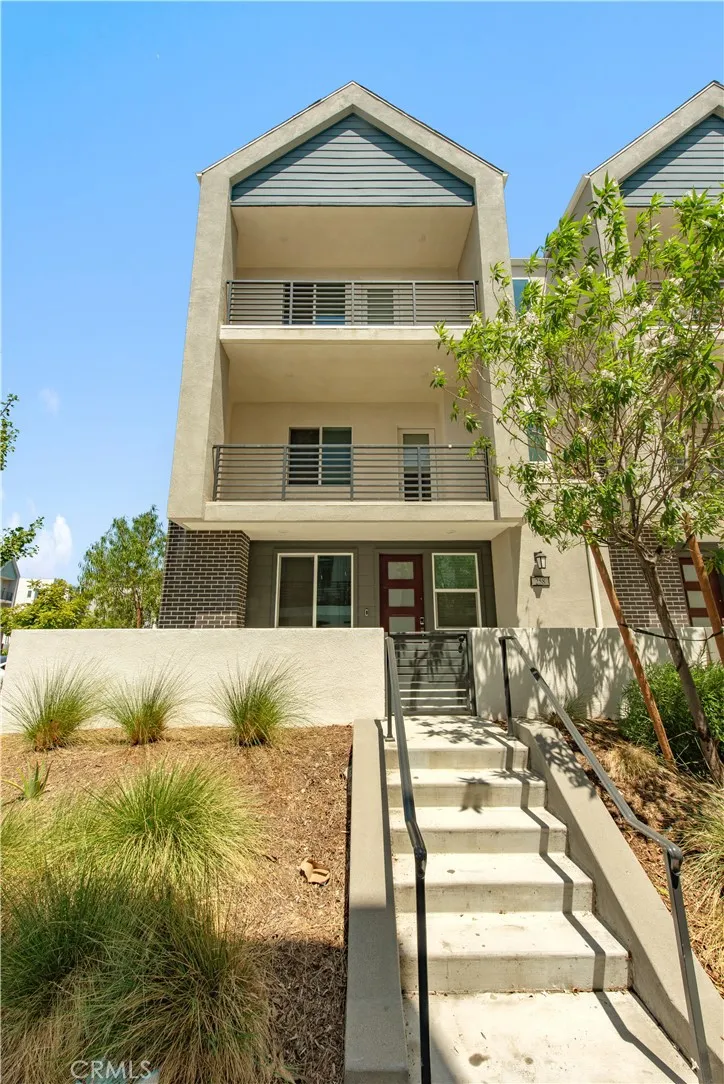 258 Sash Irvine, CA 92618