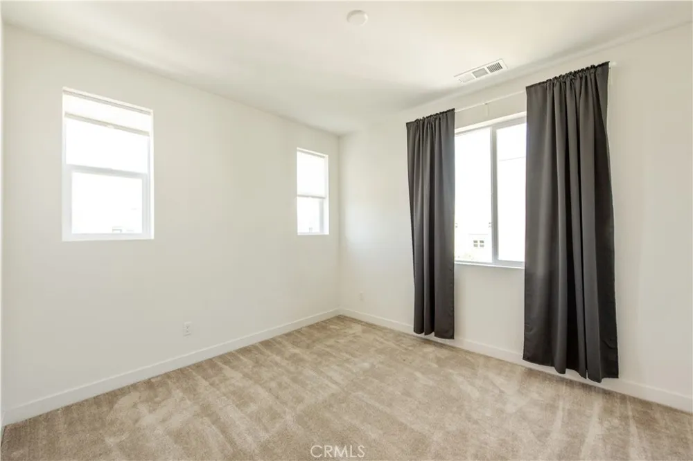 258 Sash Irvine, CA 92618