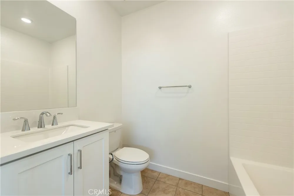 258 Sash Irvine, CA 92618