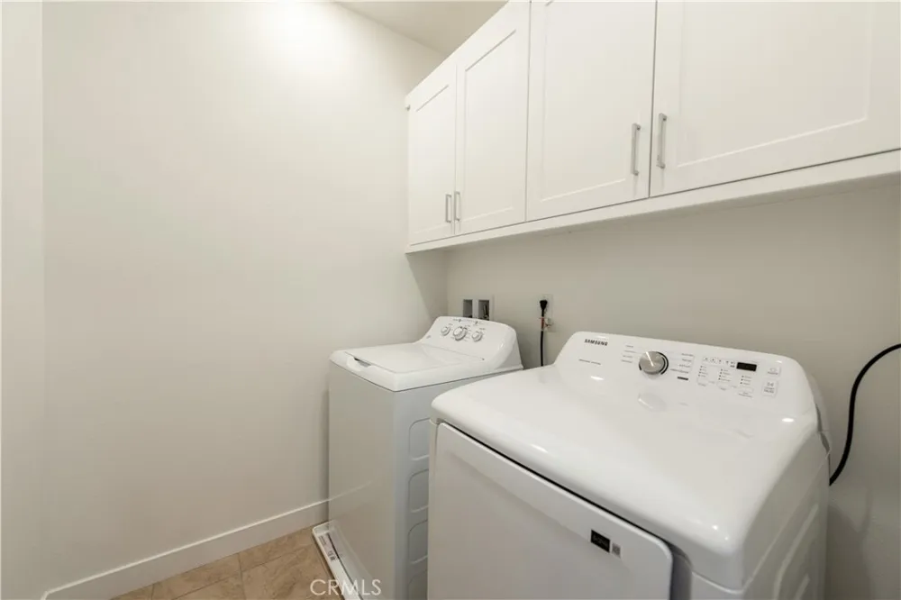 258 Sash Irvine, CA 92618