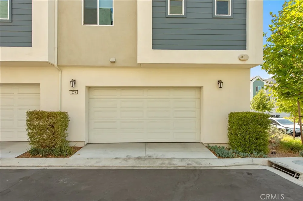 258 Sash Irvine, CA 92618