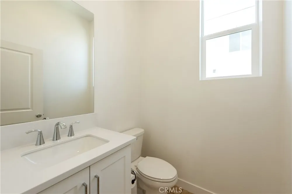 258 Sash Irvine, CA 92618