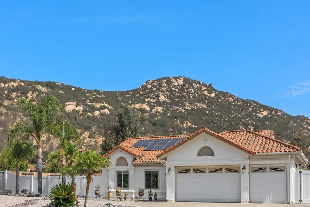 346 Hunter Court Alpine, CA 91901