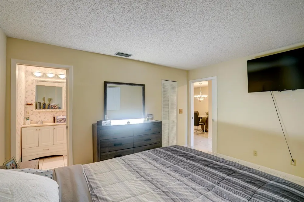 5780 FERNLEY DRIVE W #144 West Palm Beach, FL 33415