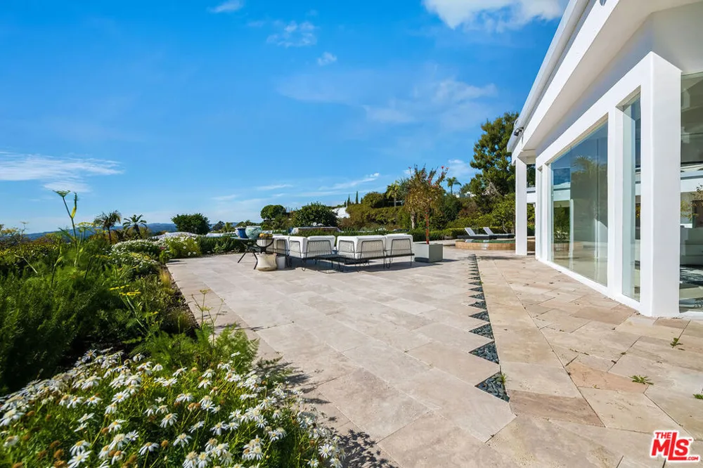 580 Chalette Drive Beverly Hills, CA 90210