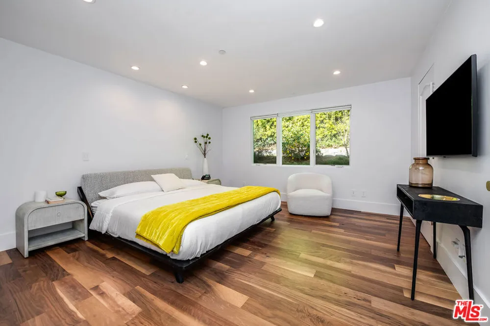 580 Chalette Drive Beverly Hills, CA 90210