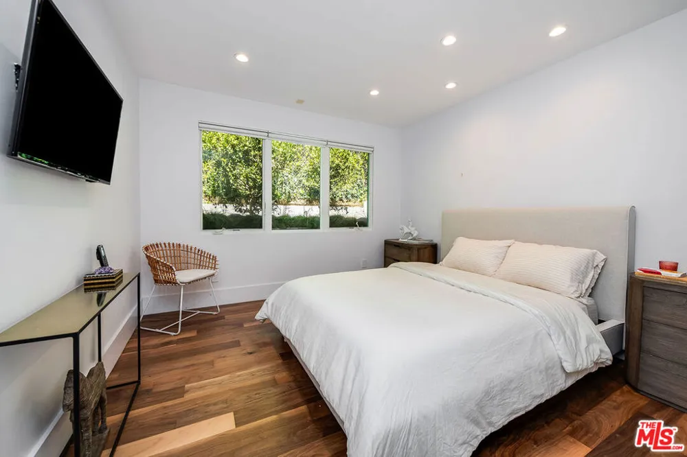 580 Chalette Drive Beverly Hills, CA 90210