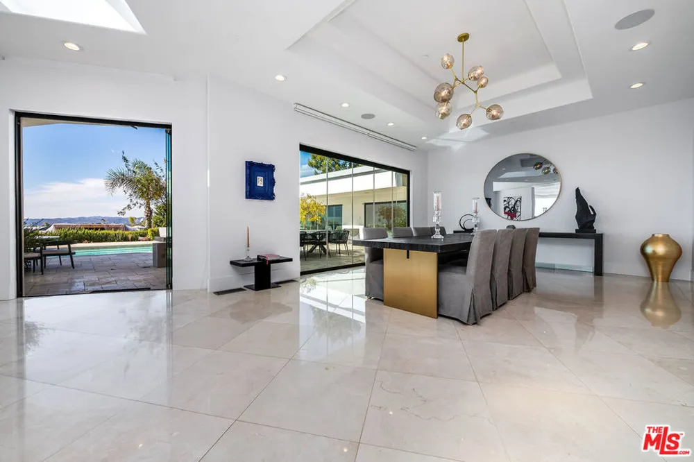 580 Chalette Drive Beverly Hills, CA 90210