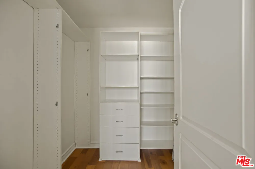 837 Hudson Avenue #402 Los Angeles, CA 90038