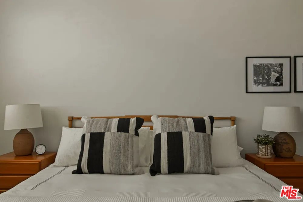 837 Hudson Avenue #402 Los Angeles, CA 90038