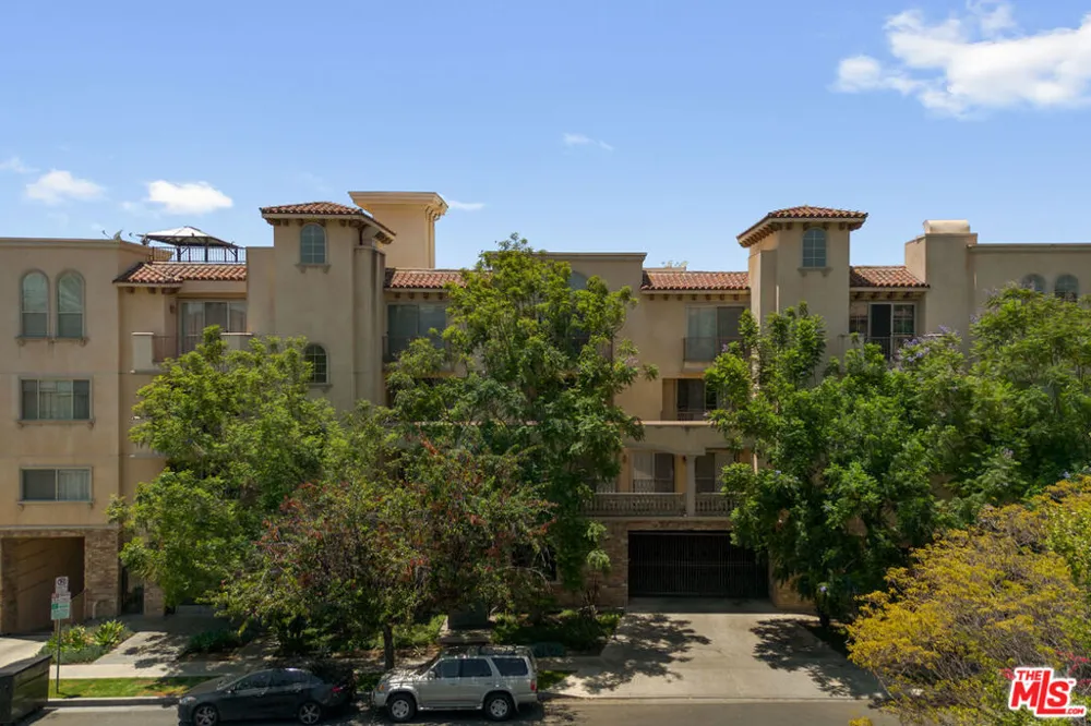 837 Hudson Avenue #402 Los Angeles, CA 90038