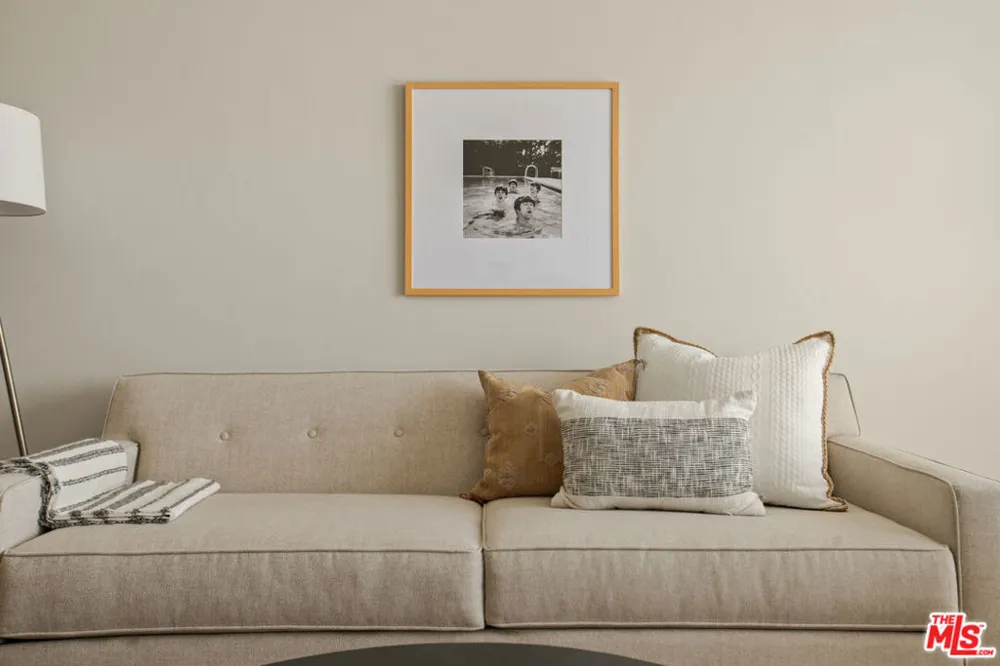 837 Hudson Avenue #402 Los Angeles, CA 90038