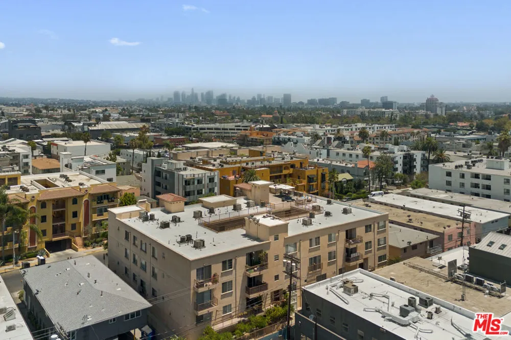 837 Hudson Avenue #402 Los Angeles, CA 90038