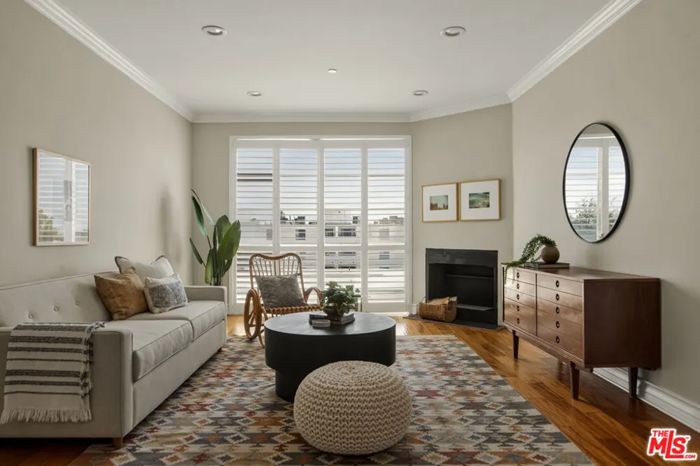 837 Hudson Avenue #402 Los Angeles, CA 90038