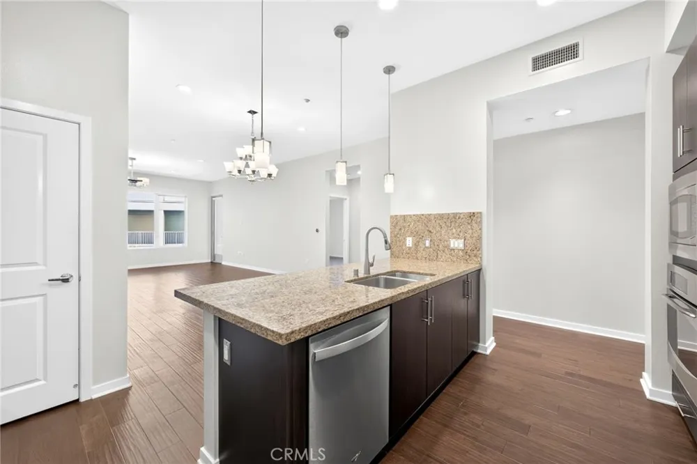 21 Gramercy #309 Irvine, CA 92612