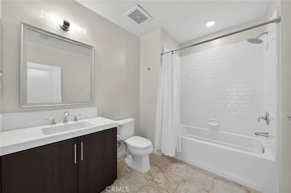 21 Gramercy #309 Irvine, CA 92612