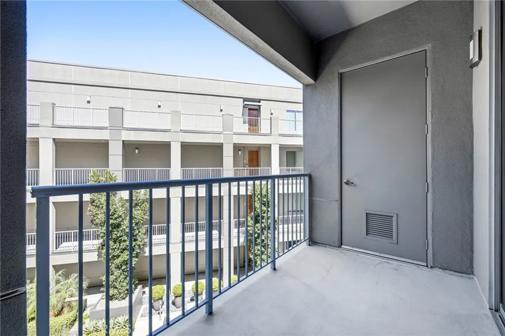 21 Gramercy #309 Irvine, CA 92612