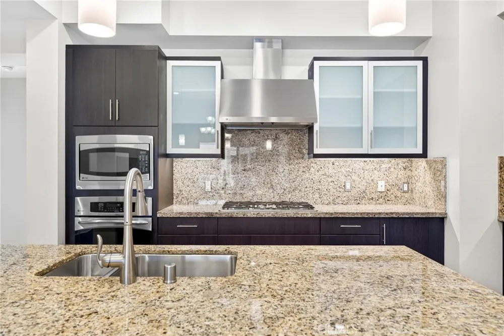 21 Gramercy #309 Irvine, CA 92612