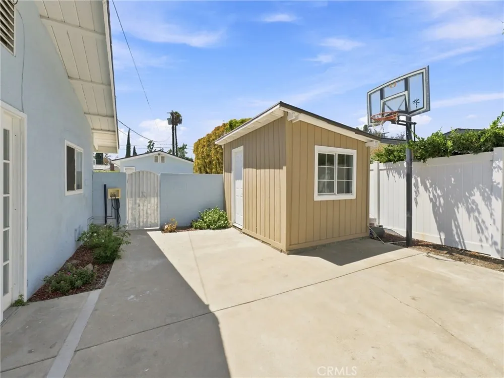 1623 Vallejo Upland, CA 91784