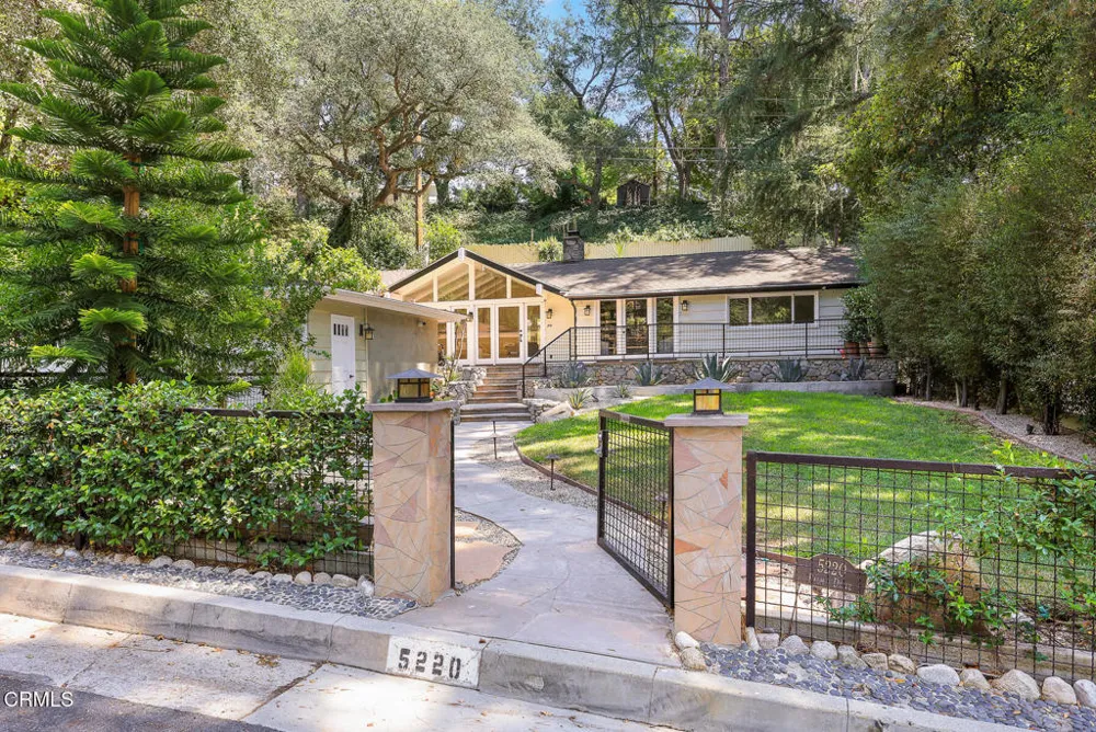 5220 Palm Drive La Canada Flintridge, CA 91011