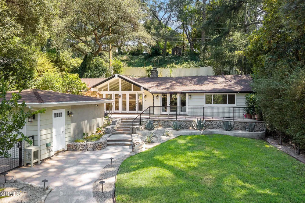 5220 Palm Drive La Canada Flintridge, CA 91011