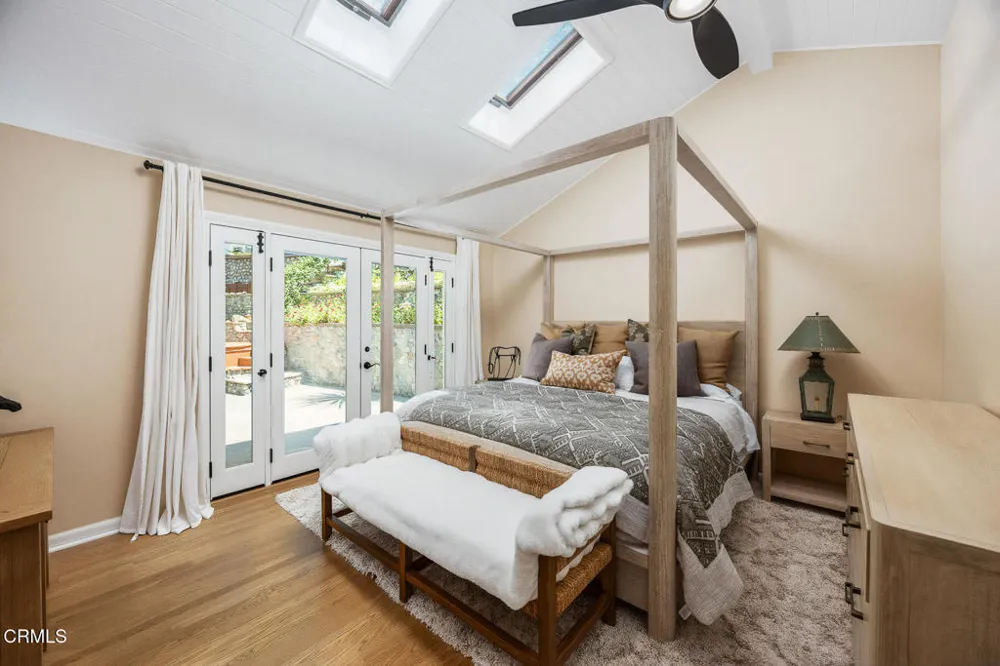 5220 Palm Drive La Canada Flintridge, CA 91011
