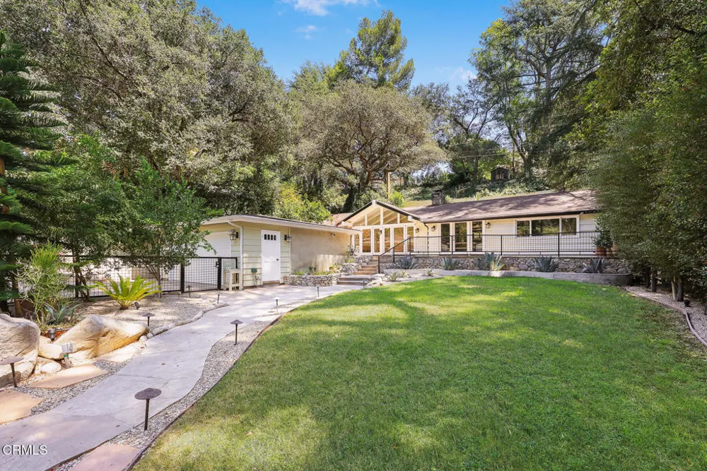 5220 Palm Drive La Canada Flintridge, CA 91011