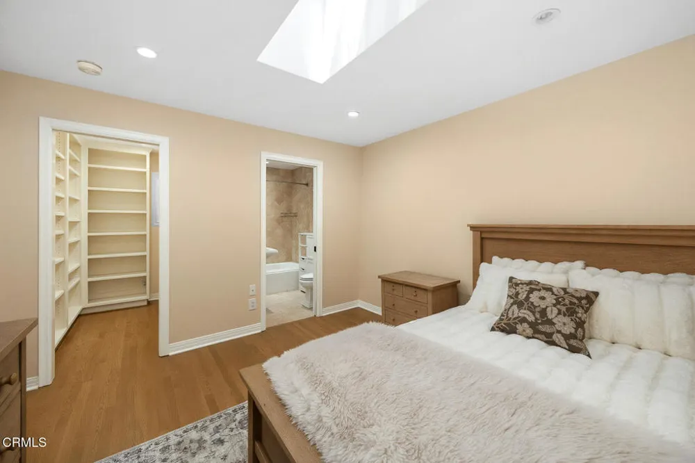 5220 Palm Drive La Canada Flintridge, CA 91011