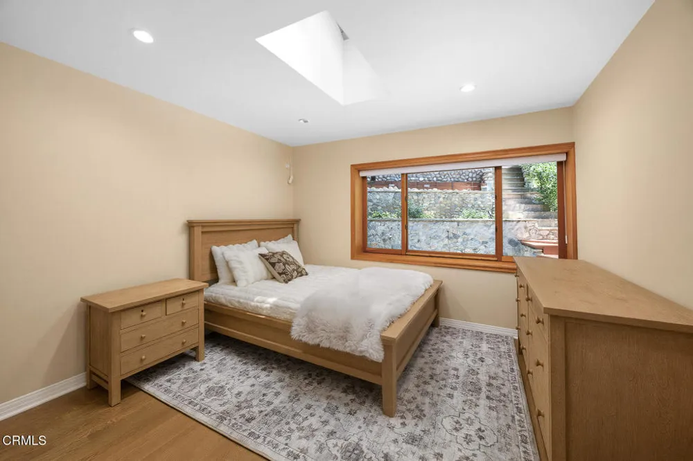 5220 Palm Drive La Canada Flintridge, CA 91011