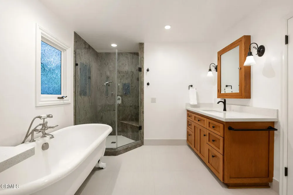 5220 Palm Drive La Canada Flintridge, CA 91011