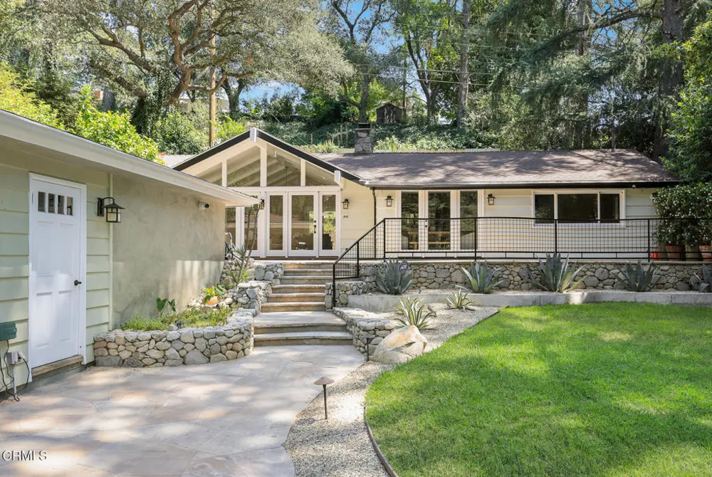 5220 Palm Drive La Canada Flintridge, CA 91011