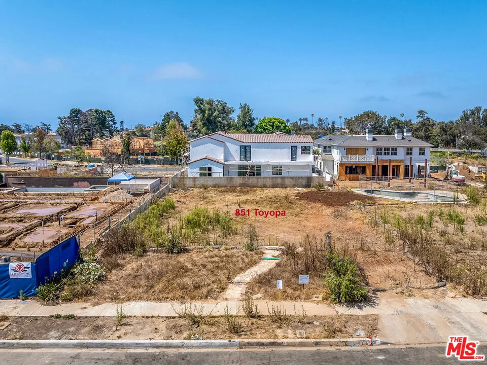 851 Toyopa Drive Los Angeles, CA 90272