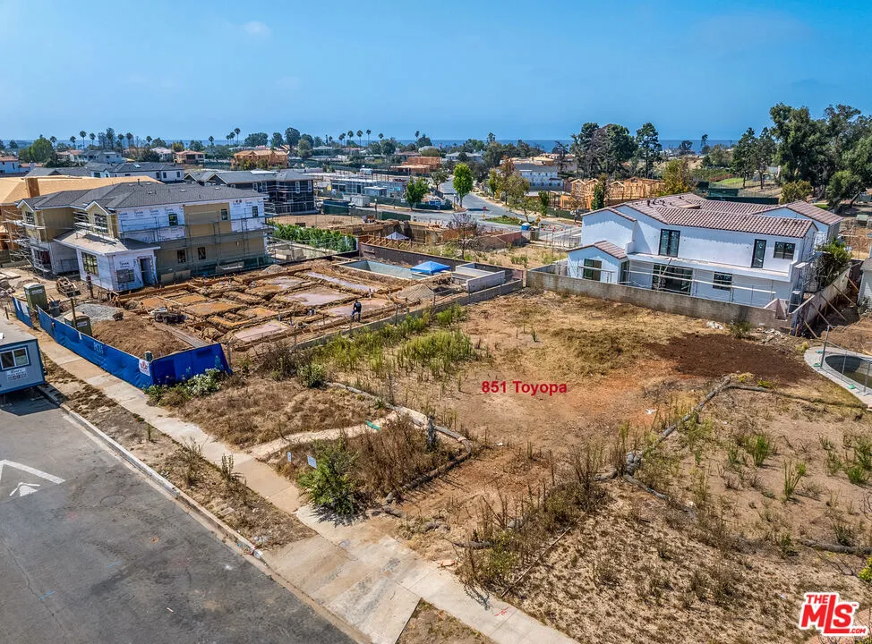 851 Toyopa Drive Los Angeles, CA 90272