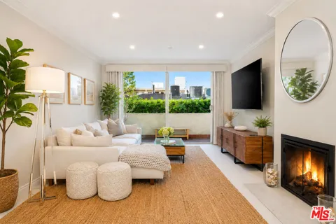 125 Montana Avenue #204