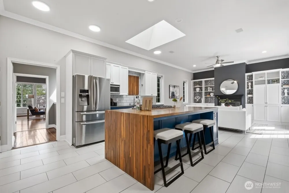 17247 SE 54th Place Bellevue, WA 98006