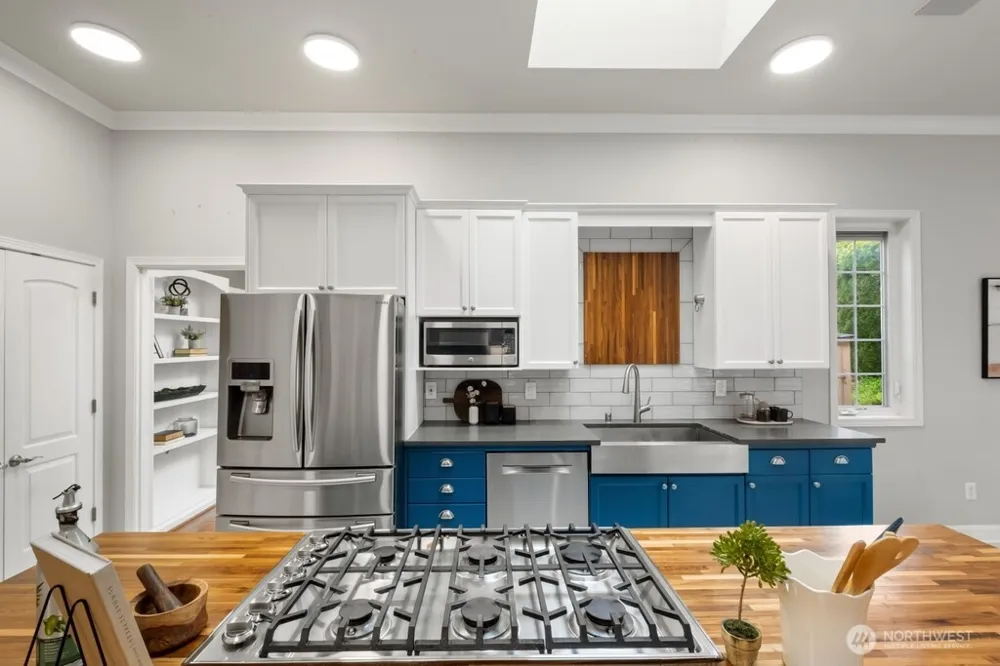 17247 SE 54th Place Bellevue, WA 98006