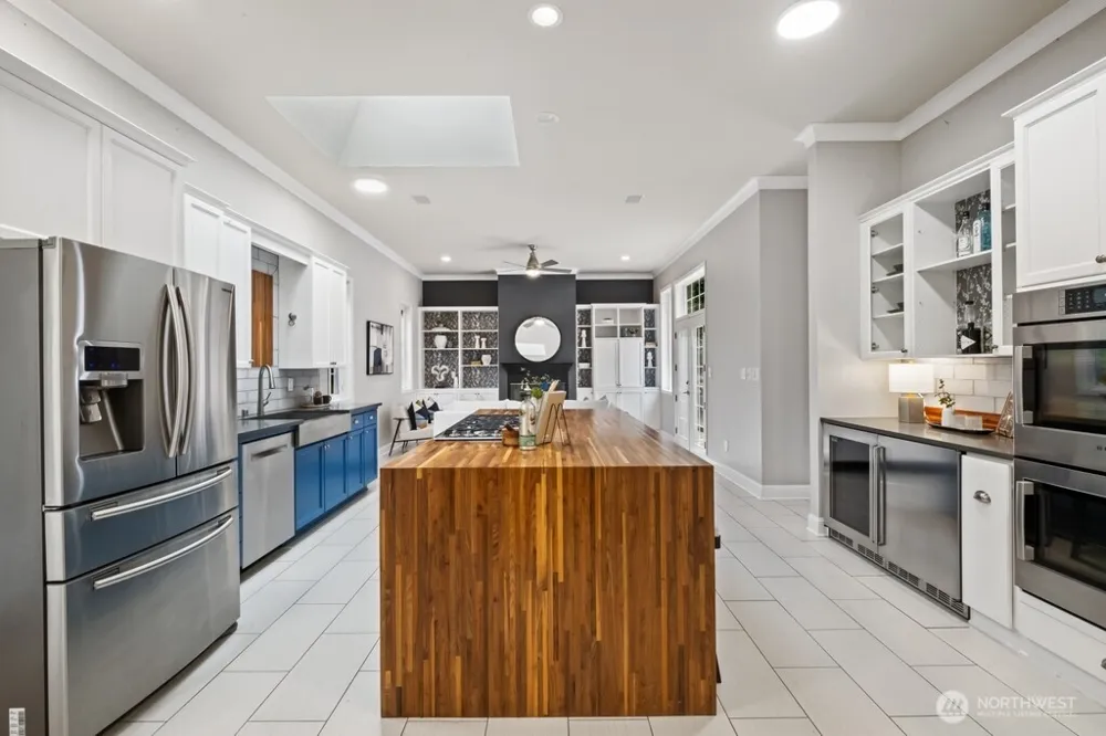 17247 SE 54th Place Bellevue, WA 98006