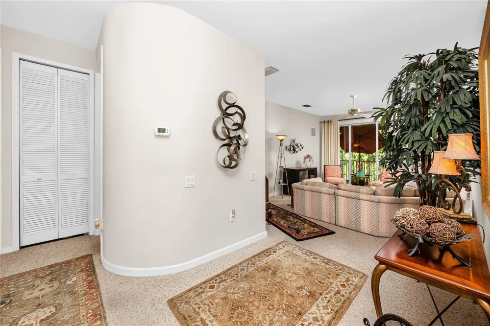 894 LANTERN WAY Clearwater, FL 33765