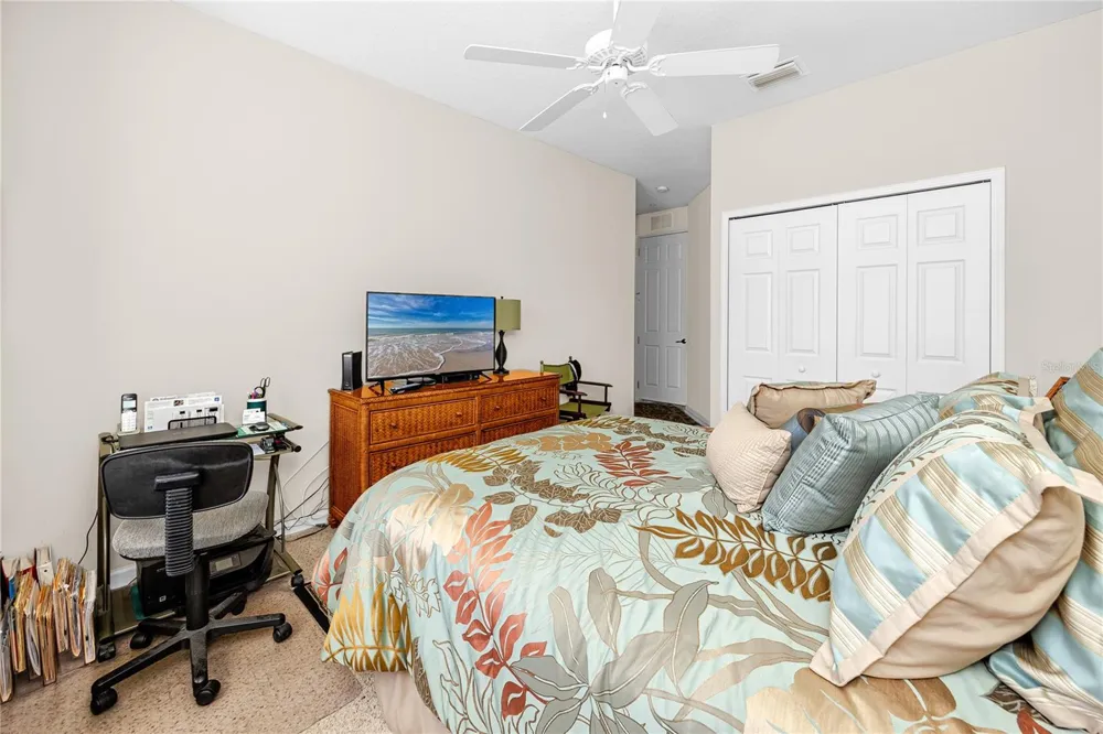 894 LANTERN WAY Clearwater, FL 33765