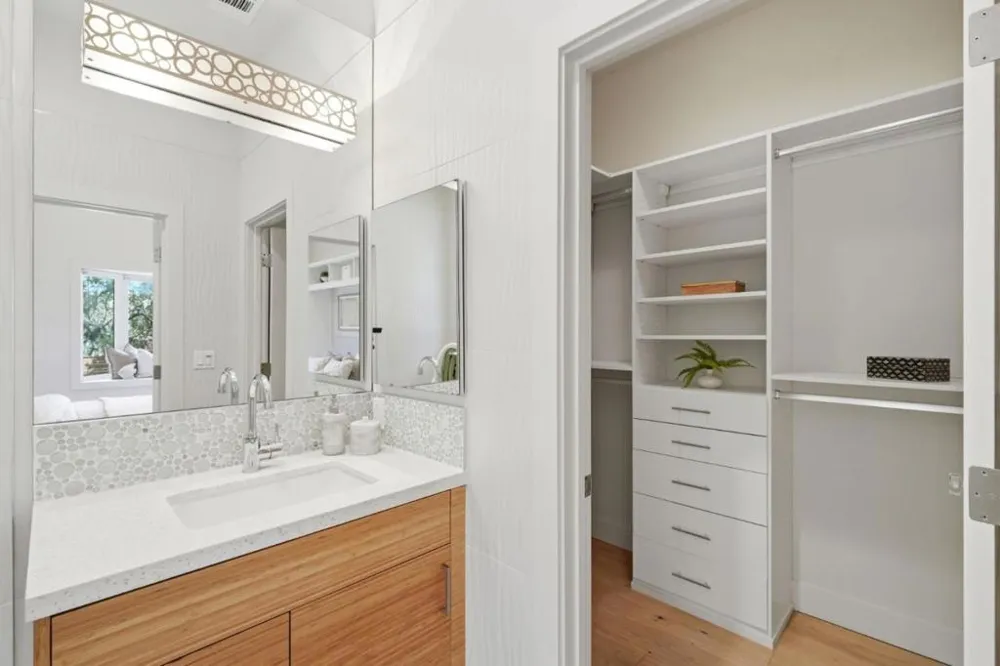 1691 Whitham Avenue Los Altos, CA 94024