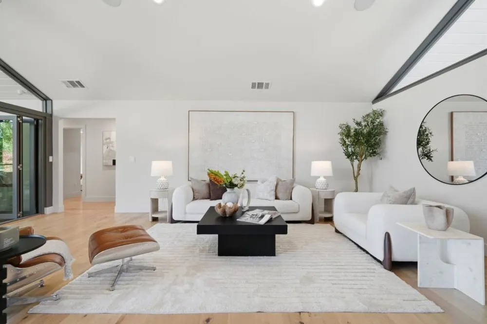 1691 Whitham Avenue Los Altos, CA 94024