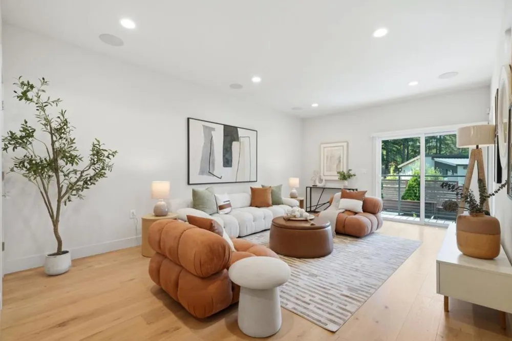 1691 Whitham Avenue Los Altos, CA 94024