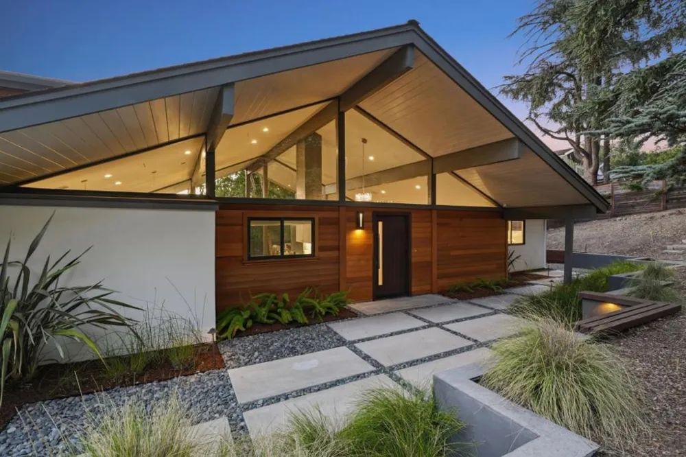 1691 Whitham Avenue Los Altos, CA 94024