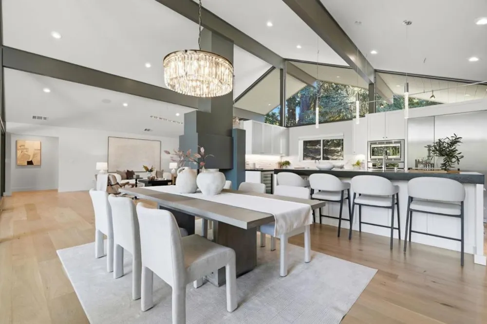 1691 Whitham Avenue Los Altos, CA 94024
