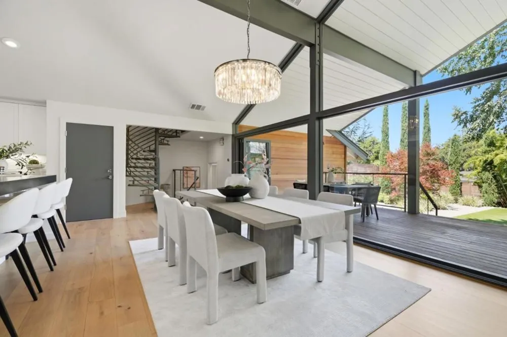 1691 Whitham Avenue Los Altos, CA 94024